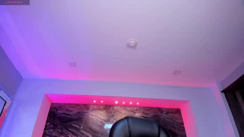 Mila online show from April 3, 2026, 3:04 am