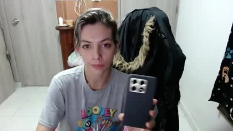 Snapshot of milacoxx8819 chatting on February 12, 2025, 12:27 am milacoxx8819 online show from February 12, 2025, 12:27 am