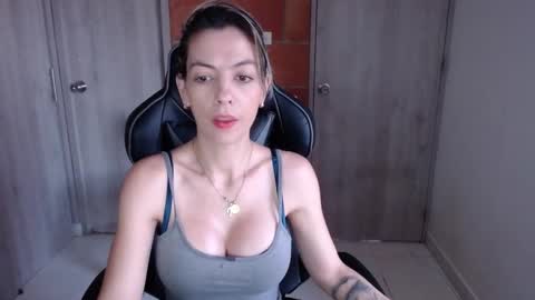 Snapshot of milacoxx8819 chatting on March 2, 2025, 1:49 pm milacoxx8819 online show from March 2, 2025, 1:49 pm