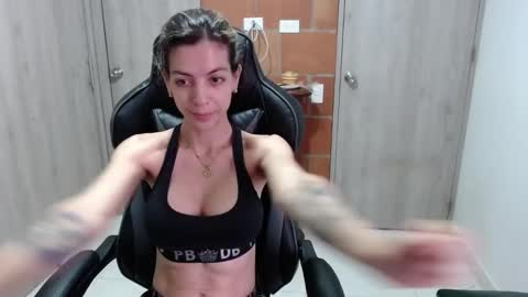 Snapshot of milacoxx8819 chatting on March 5, 2025, 1:28 pm milacoxx8819 online show from March 5, 2025, 1:28 pm