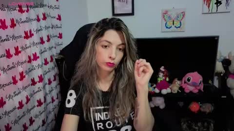 Snapshot of milacoxx8819 chatting on October 4, 2025, 4:16 pm milacoxx8819 online show from October 4, 2025, 4:16 pm