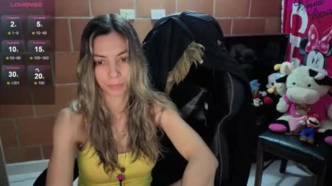 Snapshot of milacoxx8819 chatting on October 6, 2025, 11:35 pm milacoxx8819 online show from October 6, 2025, 11:35 pm