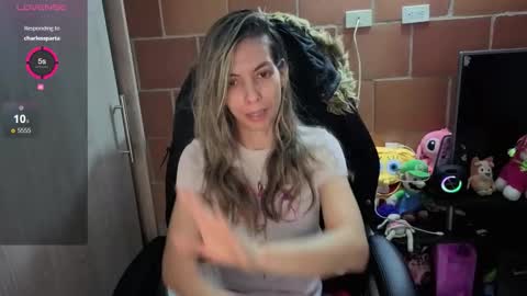 Snapshot of milacoxx8819 chatting on October 18, 2025, 12:24 am milacoxx8819 online show from October 18, 2025, 12:24 am