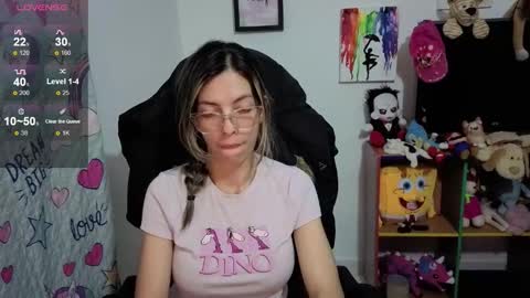 Snapshot of milacoxx8819 chatting on November 8, 2025, 1:28 am milacoxx8819 online show from November 8, 2025, 1:28 am