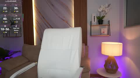 milacrave online show from November 25, 2025, 12:05 pm