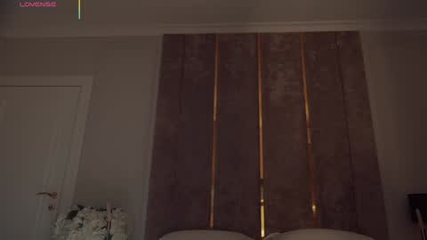 Snapshot of miladystarlight chatting on October 26, 2025, 2:56 pm online show from October 26, 2025, 2:56 pm