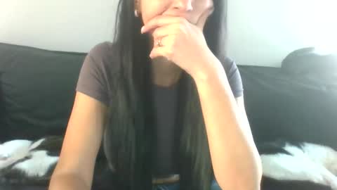 MilaGabor online show from October 21, 2025, 3:02 pm