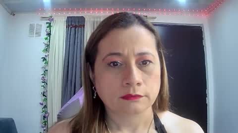 milagros_latin online show from November 13, 2025, 10:30 pm