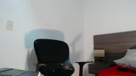 mila online show from February 15, 2026, 11:08 am