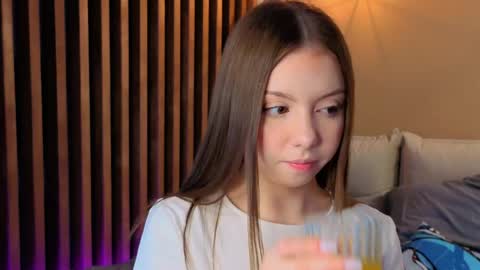 Mila online show from April 24, 2026, 3:14 pm