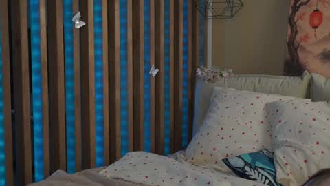 Mila online show from July 4, 2026, 3:18 pm