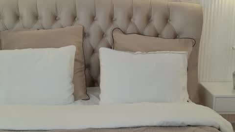 Snapshot of milaleoneli chatting on September 29, 2025, 6:57 pm milaleoneli online show from September 29, 2025, 6:57 pm