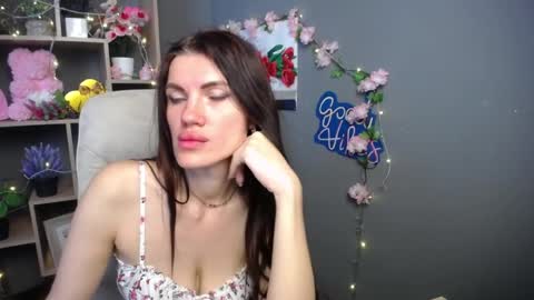 Snapshot of milaloona chatting on May 24, 2026, 6:18 am Milaloona online show from May 24, 2026, 6:18 am