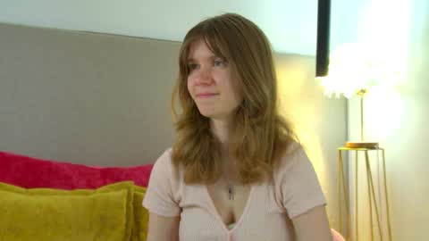 Mila online show from March 22, 2026, 6:28 am