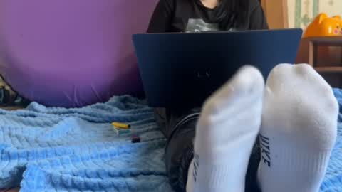 milamisss online show from April 10, 2026, 4:28 am