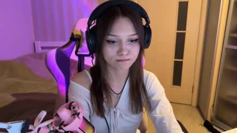 milamiuu online show from January 13, 2026, 2:11 pm