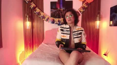 Mila online show from October 18, 2025, 2:51 pm