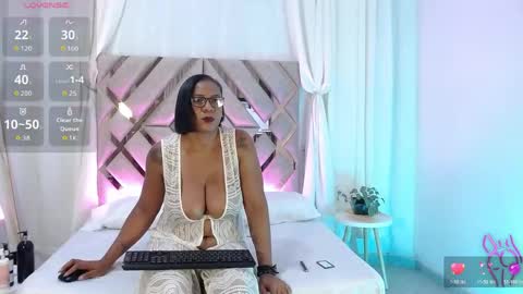 MilaMonroeXX online show from June 3, 2026, 2:03 am