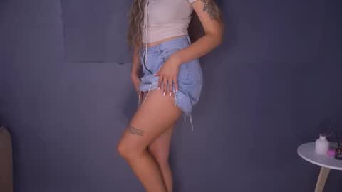 Snapshot of milamoree chatting on October 4, 2025, 3:21 pm Mila online show from October 4, 2025, 3:21 pm