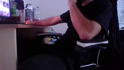 milana8c online show from January 14, 2026, 2:12 pm