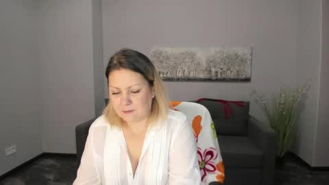 Snapshot of milana_blake chatting on January 10, 2025, 9:55 am Milana online show from January 10, 2025, 9:55 am