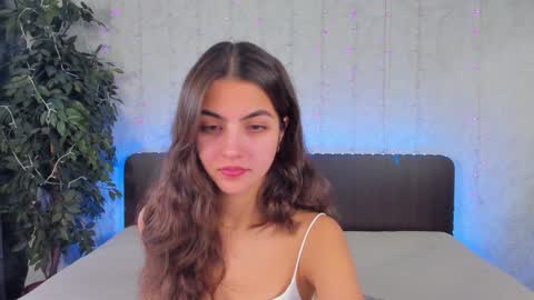 Snapshot of milana_crystal_ chatting on December 5, 2024, 8:11 am Milana online show from December 5, 2024, 8:11 am