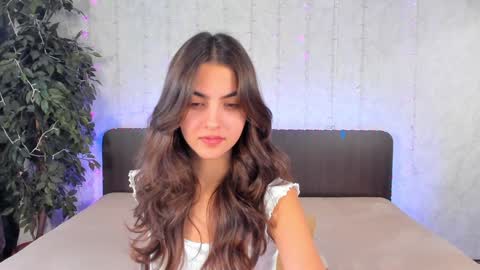 Snapshot of milana_crystal_ chatting on December 12, 2024, 8:25 am Milana online show from December 12, 2024, 8:25 am