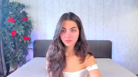 Snapshot of milana_crystal_ chatting on December 13, 2024, 8:20 am Milana online show from December 13, 2024, 8:20 am