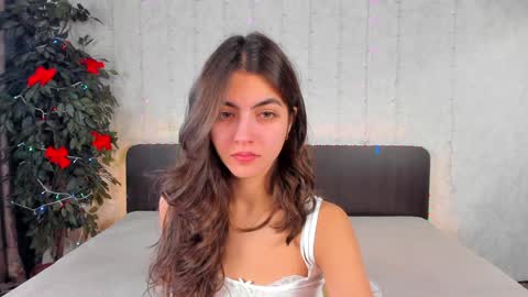Snapshot of milana_crystal_ chatting on December 16, 2024, 8:09 am Milana online show from December 16, 2024, 8:09 am