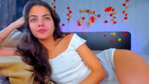 Milana online show from October 27, 2025, 8:07 am