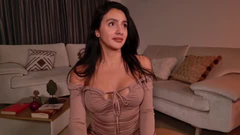 milana online show from October 6, 2025, 11:24 pm