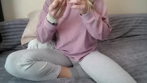 Milana online show from November 17, 2025, 8:09 am