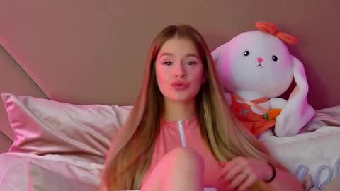 Snapshot of milanabalmain chatting on March 3, 2025, 4:36 am MilanaBalmain online show from March 3, 2025, 4:36 am