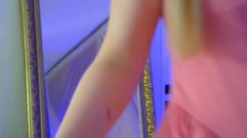 Snapshot of milanabalmain chatting on March 10, 2025, 5:11 am MilanaBalmain online show from March 10, 2025, 5:11 am