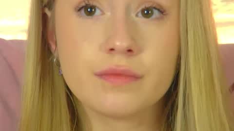 Snapshot of milanabalmain chatting on September 17, 2025, 4:08 pm MilanaBalmain online show from September 17, 2025, 4:08 pm