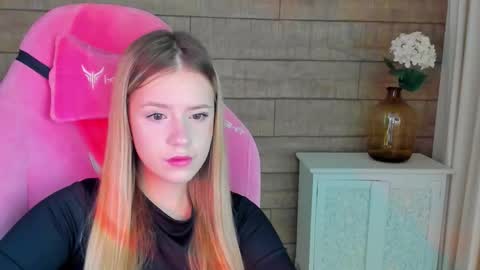 Snapshot of milanabalmain chatting on September 28, 2025, 4:07 am MilanaBalmain online show from September 28, 2025, 4:07 am