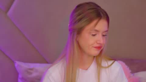 Snapshot of milanabalmain chatting on October 7, 2025, 4:20 am MilanaBalmain online show from October 7, 2025, 4:20 am