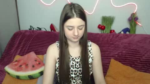 milanaroz online show from March 1, 2026, 6:15 am