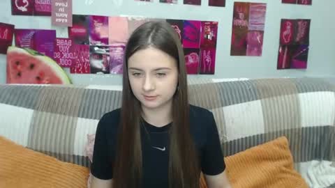 Snapshot of milanaroz chatting on July 3, 2026, 4:41 am milanaroz online show from July 3, 2026, 4:41 am