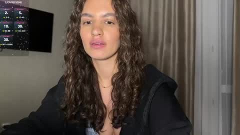 milanasugar online show from April 16, 2026, 9:39 pm