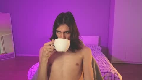 Snapshot of milaslovv chatting on September 21, 2025, 12:40 pm Mila online show from September 21, 2025, 12:40 pm