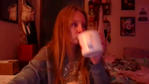 Mila online show from April 10, 2026, 3:28 pm