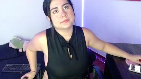   Mila Williams online show from December 13, 2024, 2:05 pm