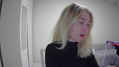 Milena new nonude shy blonde natural online show from November 22, 2025, 11:15 pm