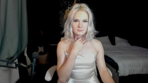 Milena online show from December 8, 2024, 6:28 pm