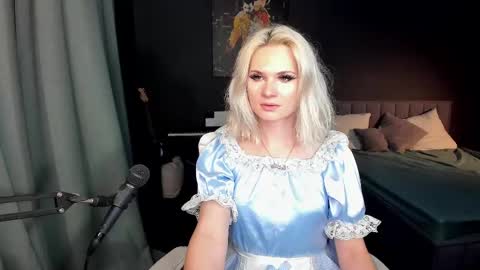 Milena online show from March 1, 2025, 8:10 pm
