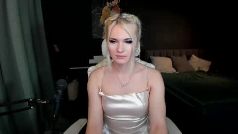 Milena online show from March 5, 2025, 4:24 pm