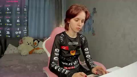 Milena online show from June 15, 2026, 1:19 am