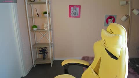 Snapshot of milena_sue chatting on September 23, 2025, 12:13 am milena_sue online show from September 23, 2025, 12:13 am