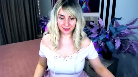 MilenaDaisy online show from March 31, 2026, 2:50 pm